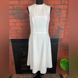 Nife Women’s‎ Elegant Off White Sleeveless Dress Size 38”